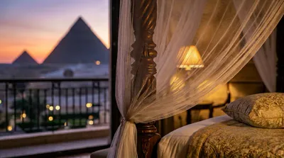 Silhouette de moustique sur fond de coucher de soleil égyptien